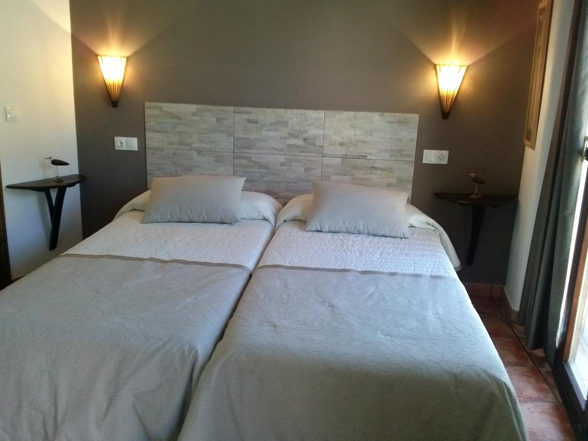 Hostal Suetxe ลอส อาร์กอส ภายนอก รูปภาพ